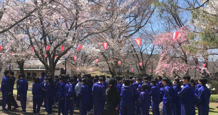 春の懐古園で探究